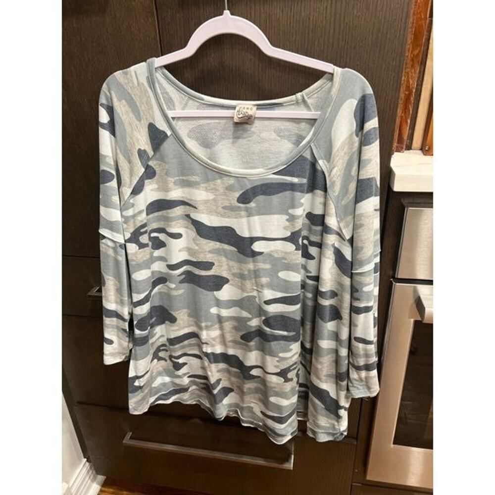 Como vintage grey camo woman’s top 3XL